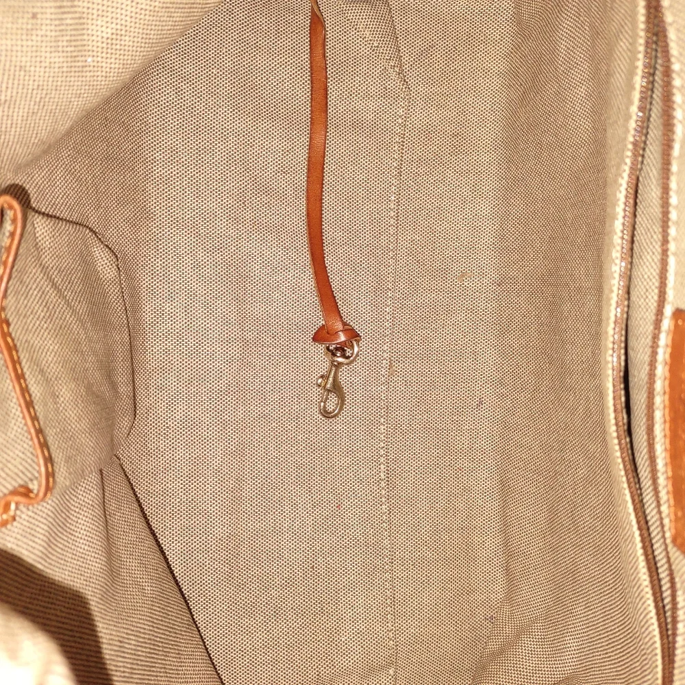 Dooney & Bourke Shoulder Bag White/Brown LG - Picture 15 of 16